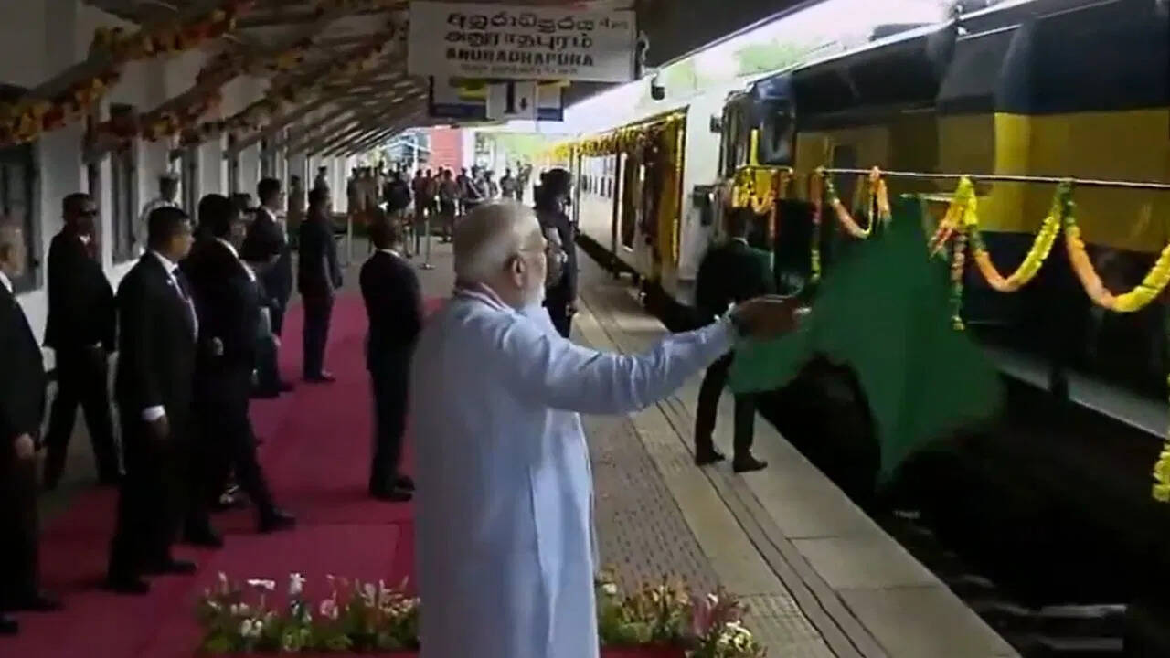 नरेंद्र मोदी