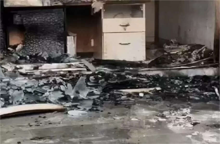 Fire broke out in Axis Bank branch