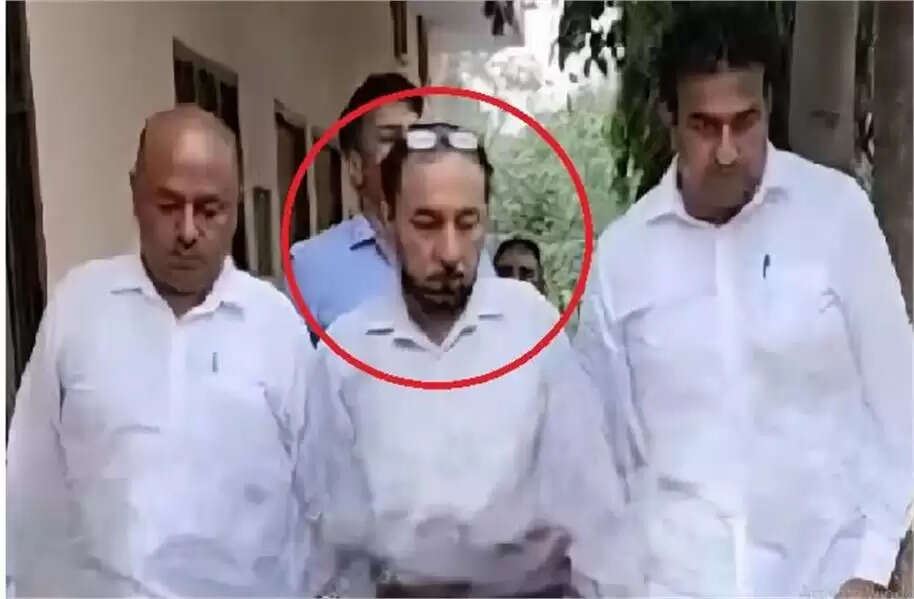 Corrupt Patwari