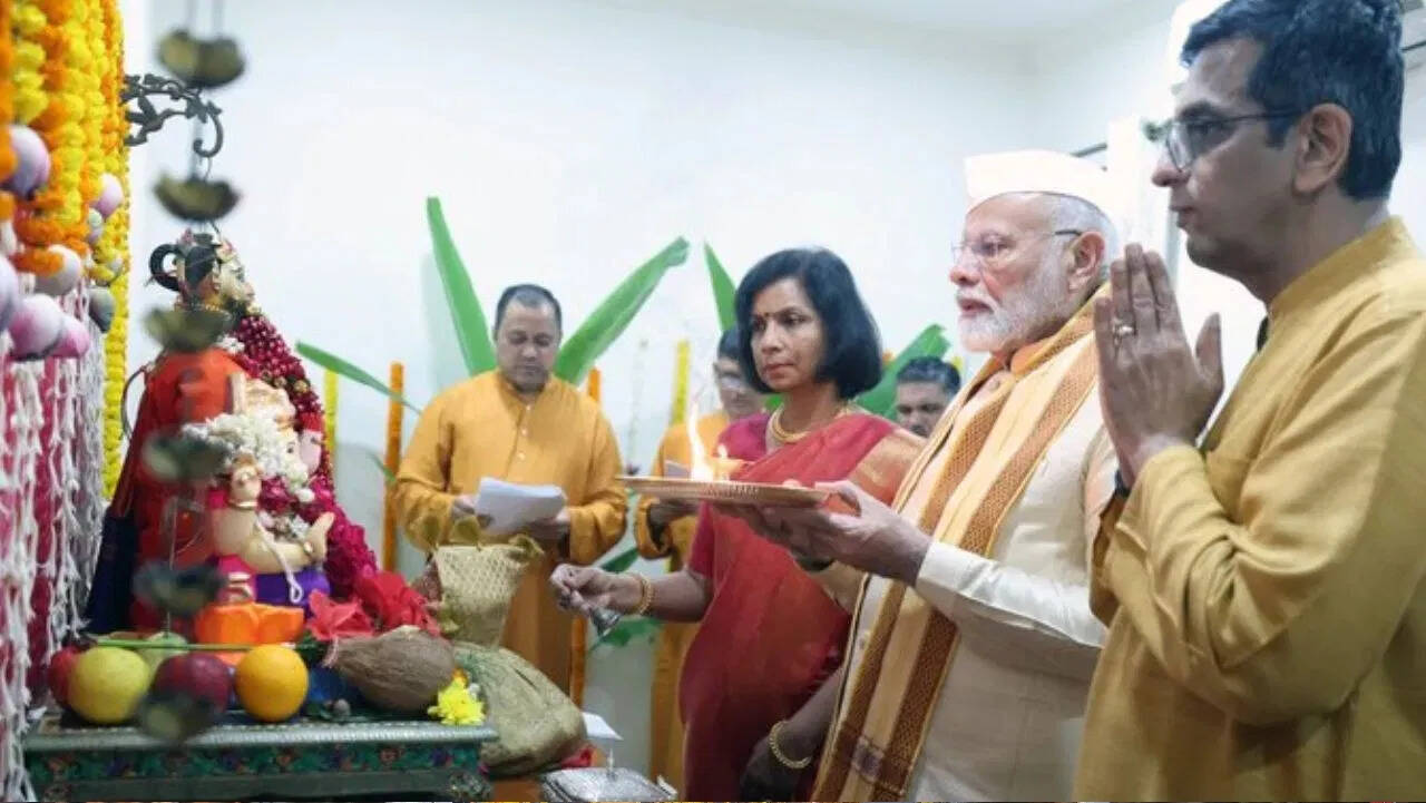 नरेंद्र मोदी