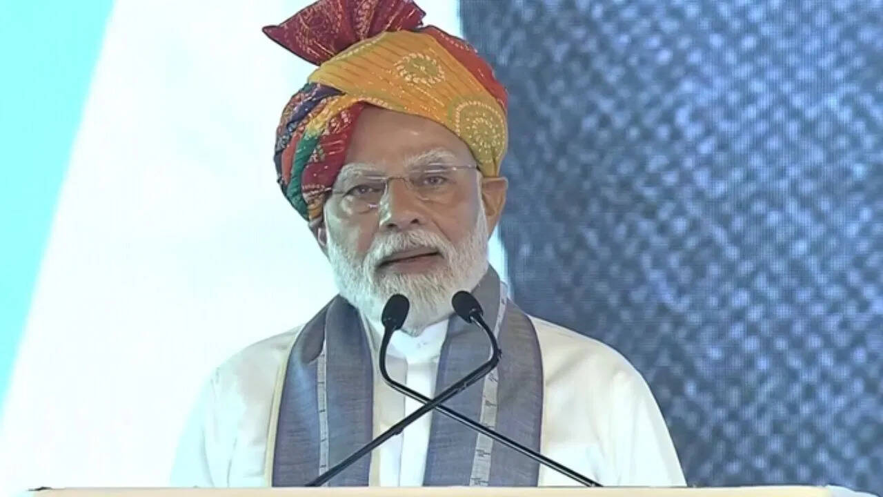 नरेंद्र मोदी