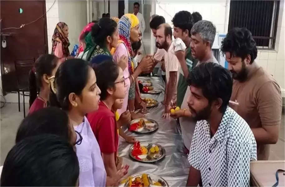 Sisters Tied Rakhi